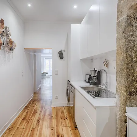 Architectural Gem In Bica Apartment Lisbon
