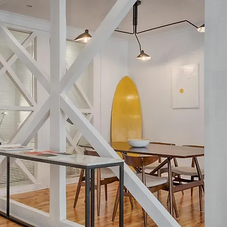 Apartment Architectural Gem In Bica Lisbon